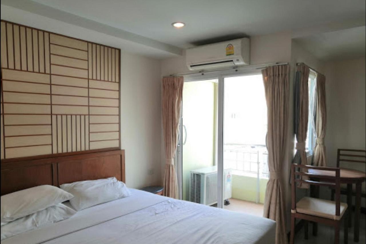 Oyo 1097 Thep Apartment Pattaya Exterior foto